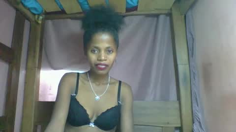 Snapshot of rosiahot1 chatting on March 4, 2025, 6:37 am rosia online show from March 4, 2025, 6:37 am