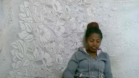 Snapshot of rosiahot1 chatting on September 30, 2025, 5:23 am rosia online show from September 30, 2025, 5:23 am