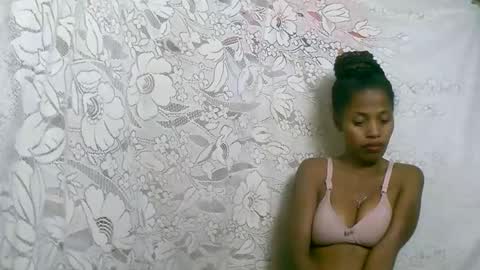 Snapshot of rosiahot1 chatting on October 18, 2025, 5:57 pm rosia online show from October 18, 2025, 5:57 pm