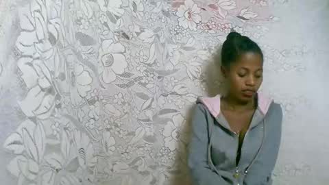 rosia online show from October 28, 2025, 2:04 am