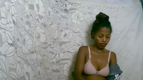 rosia online show from November 13, 2025, 2:32 am