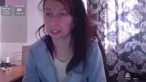 RosieHayes online show from November 13, 2025, 8:24 am