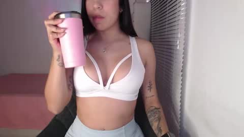 rosiehw online show from October 22, 2025, 9:14 pm