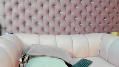 Rosie online show from November 17, 2025, 12:22 pm