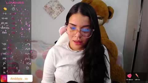 Snapshot of rossebunny25 chatting on September 18, 2025, 12:01 am Rosse online show from September 18, 2025, 12:01 am