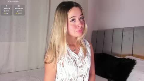 Rosse Daw Independent model  online show from May 18, 2026, 5:19 pm