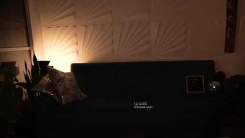 Rossey online show from December 14, 2025, 1:11 am