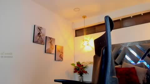 Snapshot of rossi_ss1 chatting on September 13, 2025, 4:01 am Ross online show from September 13, 2025, 4:01 am