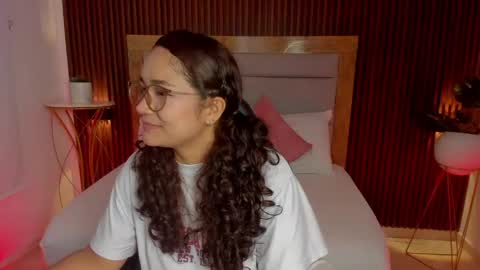 rossie_lanie_ online show from June 3, 2026, 8:14 pm