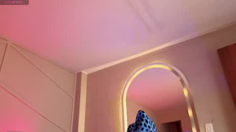 Snapshot of rossiie_hunt_ chatting on June 24, 2026, 12:26 pm rossiie_hunt_ online show from June 24, 2026, 12:26 pm