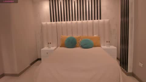 Rossie Rivers online show from December 15, 2025, 11:36 am