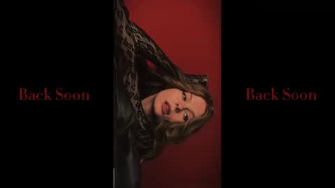 rosy_black_ online show from April 19, 2026, 7:05 pm