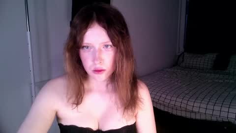 Snapshot of rosy_petal chatting on June 8, 2026, 7:14 pm rosy_petal online show from June 8, 2026, 7:14 pm