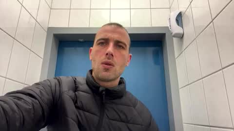 rotteei1 online show from November 25, 2025, 10:04 am