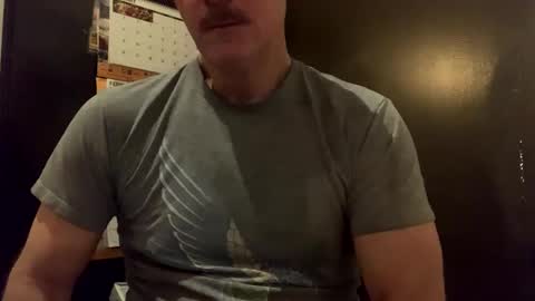 Snapshot of roundthebend8 chatting on February 18, 2025, 4:48 am roundthebend8 online show from February 18, 2025, 4:48 am