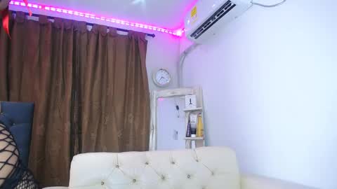 Snapshot of rous_25 chatting on February 8, 2025, 12:50 pm rous_25 online show from February 8, 2025, 12:50 pm