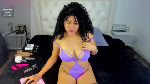 rouse_sexy_hotxx77 online show from October 5, 2025, 1:04 am