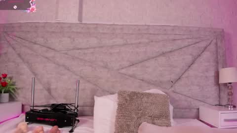 Snapshot of rouse_sweet_ chatting on May 27, 2026, 11:24 pm ROUSE online show from May 27, 2026, 11:24 pm