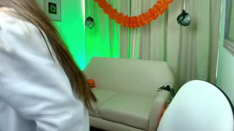 Snapshot of rousee_v chatting on October 31, 2025, 2:29 pm Rousee online show from October 31, 2025, 2:29 pm