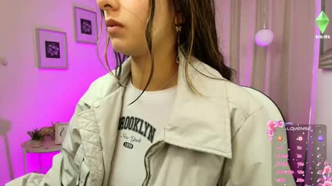 Snapshot of rousee_v chatting on November 20, 2025, 12:05 pm Rousee online show from November 20, 2025, 12:05 pm