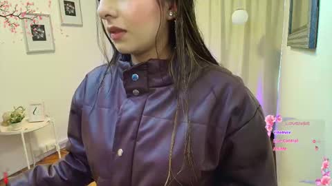 Snapshot of rousee_v chatting on November 28, 2025, 1:47 pm Rousee online show from November 28, 2025, 1:47 pm