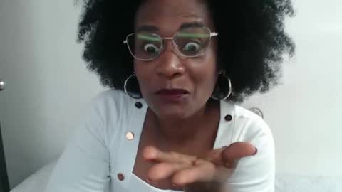 luxa online show from February 24, 2025, 4:47 pm