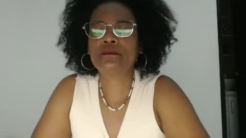 luxa online show from October 23, 2025, 10:41 pm