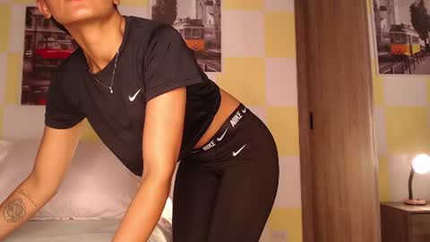 Snapshot of rouss_henao chatting on June 26, 2026, 2:05 am Rouss marie henao online show from June 26, 2026, 2:05 am