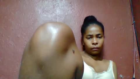 rovaelyah online show from November 4, 2025, 3:49 am