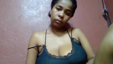 Snapshot of rovaelyah chatting on May 9, 2026, 5:01 am rovaelyah online show from May 9, 2026, 5:01 am