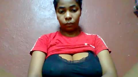 Snapshot of rovaelyah chatting on May 14, 2026, 2:40 am rovaelyah online show from May 14, 2026, 2:40 am