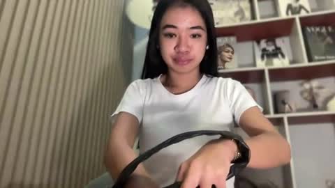 Snapshot of roweena_rodrigo69x chatting on July 19, 2026, 6:55 pm roweena online show from July 19, 2026, 6:55 pm