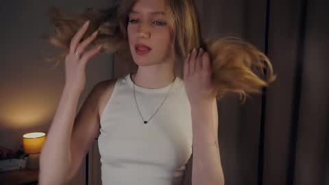 Stella online show from February 12, 2025, 7:13 pm