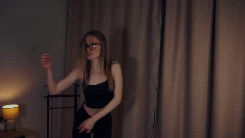 Stella online show from February 13, 2025, 6:48 pm