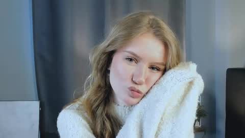 Stella online show from February 17, 2025, 1:53 pm