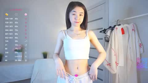 Snapshot of rowenadowe chatting on October 19, 2025, 5:52 am Asly online show from October 19, 2025, 5:52 am