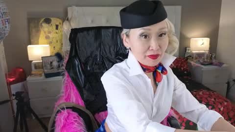 Roxalana online show from April 17, 2026, 9:40 pm