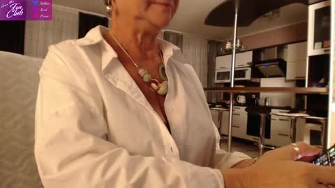 Snapshot of roxana_brooks chatting on December 4, 2024, 2:26 pm Roxana online show from December 4, 2024, 2:26 pm