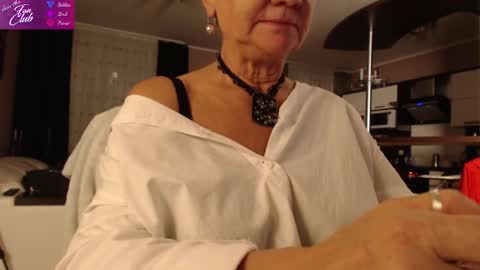 Snapshot of roxana_brooks chatting on December 6, 2024, 2:17 pm Roxana online show from December 6, 2024, 2:17 pm