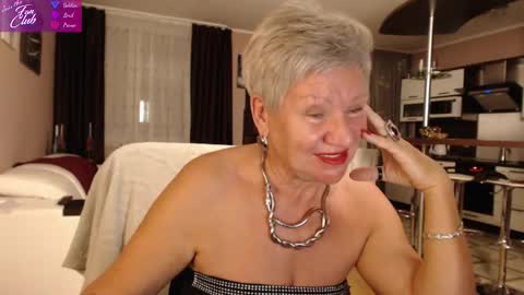 Snapshot of roxana_brooks chatting on December 27, 2024, 6:10 pm Roxana online show from December 27, 2024, 6:10 pm