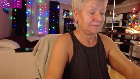 Snapshot of roxana_brooks chatting on December 31, 2024, 3:09 pm Roxana online show from December 31, 2024, 3:09 pm