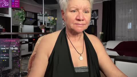 Snapshot of roxana_brooks chatting on February 10, 2025, 6:45 pm Roxana online show from February 10, 2025, 6:45 pm