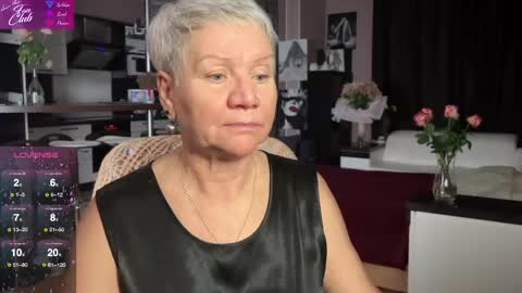 Snapshot of roxana_brooks chatting on February 21, 2025, 6:37 pm Roxana online show from February 21, 2025, 6:37 pm