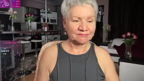 Snapshot of roxana_brooks chatting on February 25, 2025, 6:31 pm Roxana online show from February 25, 2025, 6:31 pm