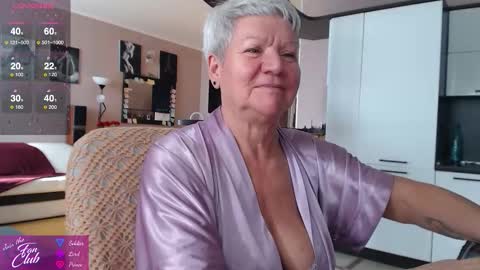 Snapshot of roxana_brooks chatting on October 1, 2025, 7:47 am Roxana online show from October 1, 2025, 7:47 am