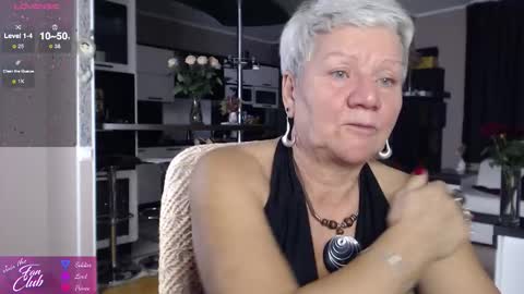 Snapshot of roxana_brooks chatting on October 2, 2025, 6:15 pm Roxana online show from October 2, 2025, 6:15 pm