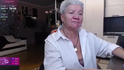 Snapshot of roxana_brooks chatting on October 14, 2025, 7:14 pm Roxana online show from October 14, 2025, 7:14 pm
