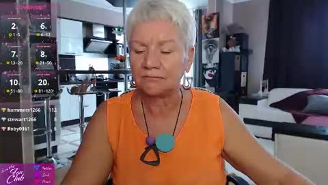 Snapshot of roxana_brooks chatting on June 18, 2026, 1:26 pm Roxana online show from June 18, 2026, 1:26 pm