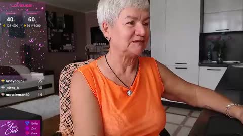 Snapshot of roxana_brooks chatting on July 5, 2026, 8:10 am Roxana online show from July 5, 2026, 8:10 am