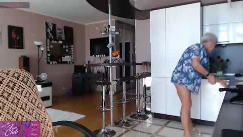 Snapshot of roxana_brooks chatting on July 16, 2026, 9:26 am Roxana online show from July 16, 2026, 9:26 am